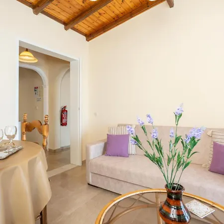 فيلة Elia نساكيون